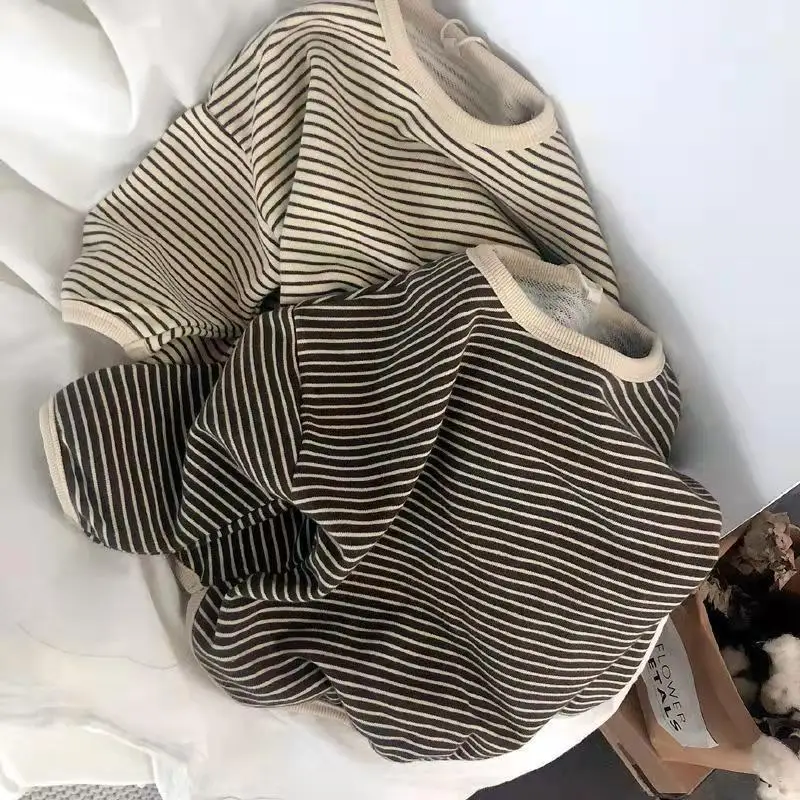 سويت شيرت أطفال بلون بيج هادئ — صورة تفصيلية 2