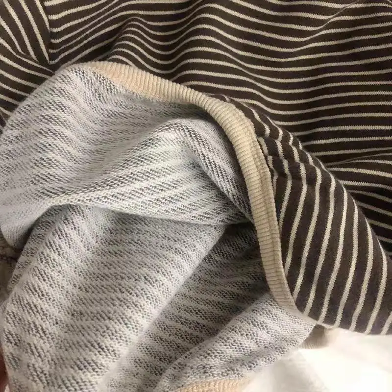 سويت شيرت أطفال بلون بيج هادئ