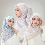 لفحة مربّعة بنقشة زهور متموّجة