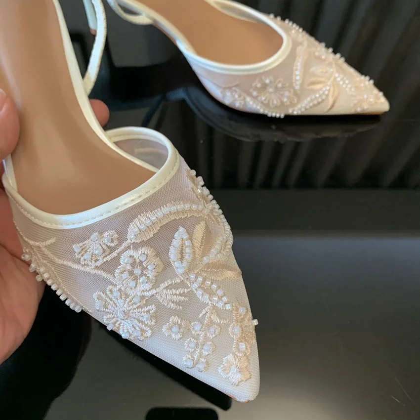 Women's White Shoes with Floral Embroidery