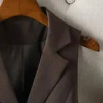 Sleeveless Vest with Classic Collar and Three Buttons — Image 3