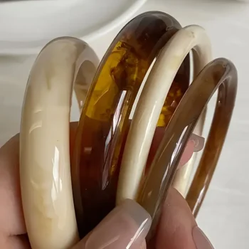 طقم أربع أساور أكريليك أنيقة