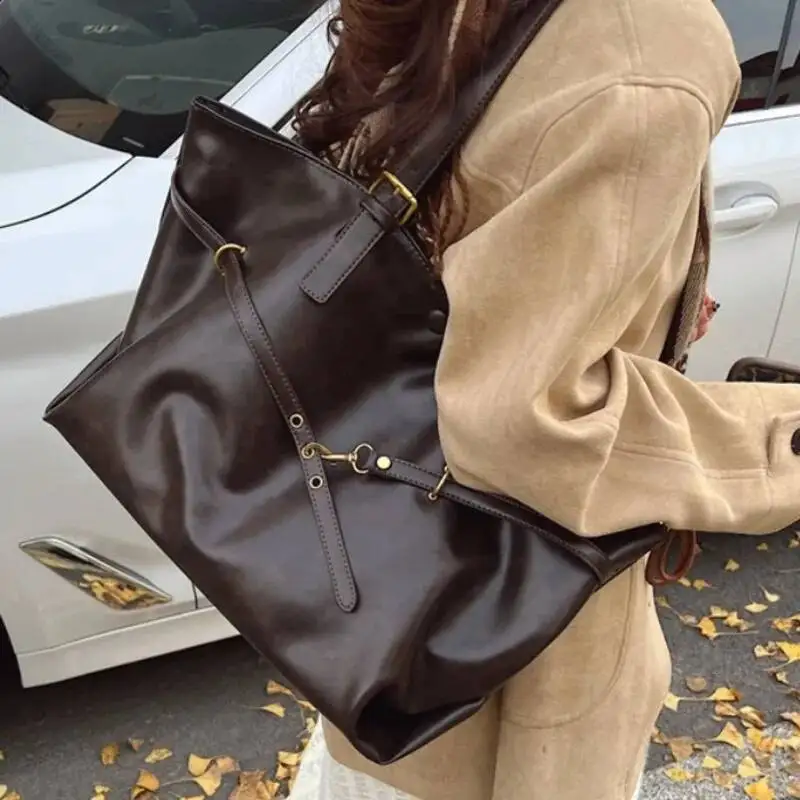 Vintage Large-Capacity Metal Tote Bag with Buckle