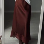 تنورة ساتان بنية طويلة — صورة 5