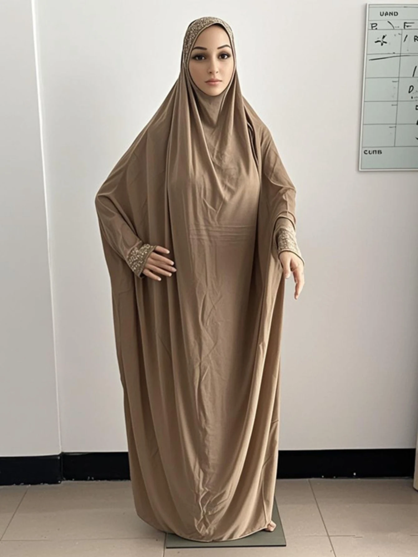 عباية صلاة بخمار بمقاس واحد