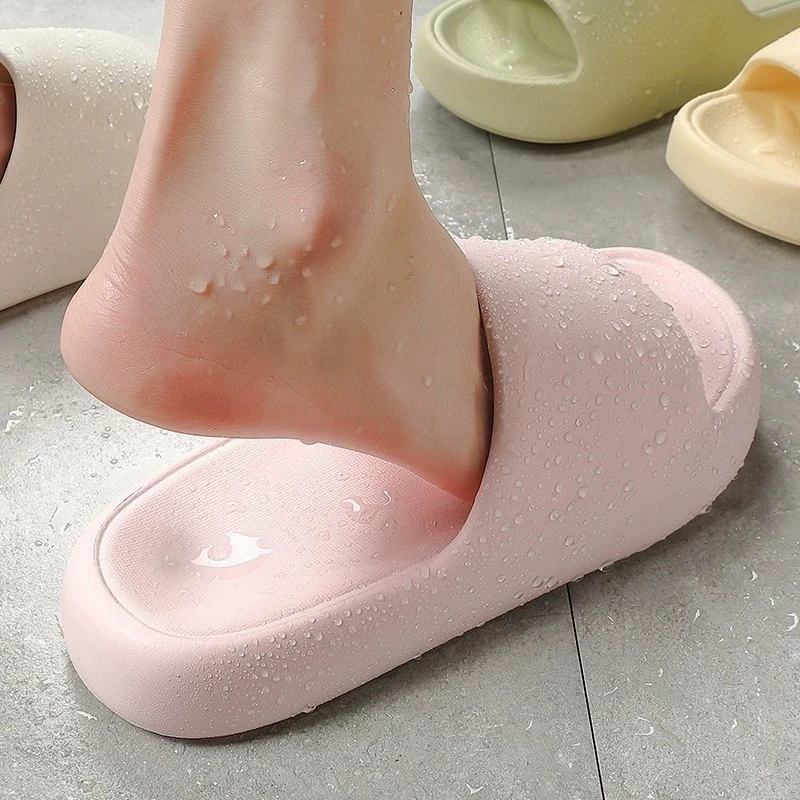 شبشب منزلي بنعل وثير شبشب منزلي بنعل وثير