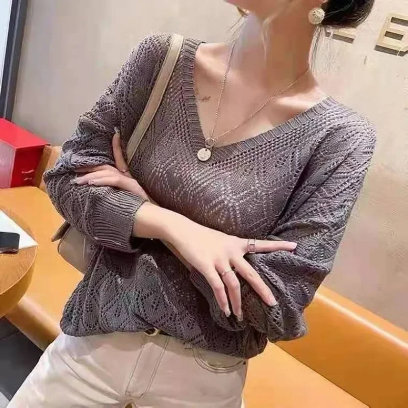 بلوفر كروشيه برقبة V — صورة 10