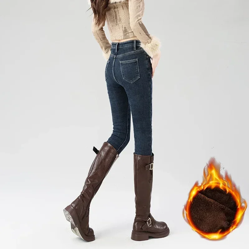 Slim-Fit Warm Winter Jeans — Image 7