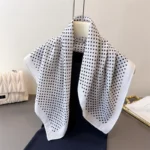 طرحة مربّعة منقّطة — صورة 6