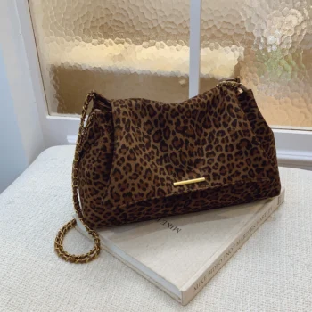 Elegant Large-Capacity Leopard Print Tote Bag