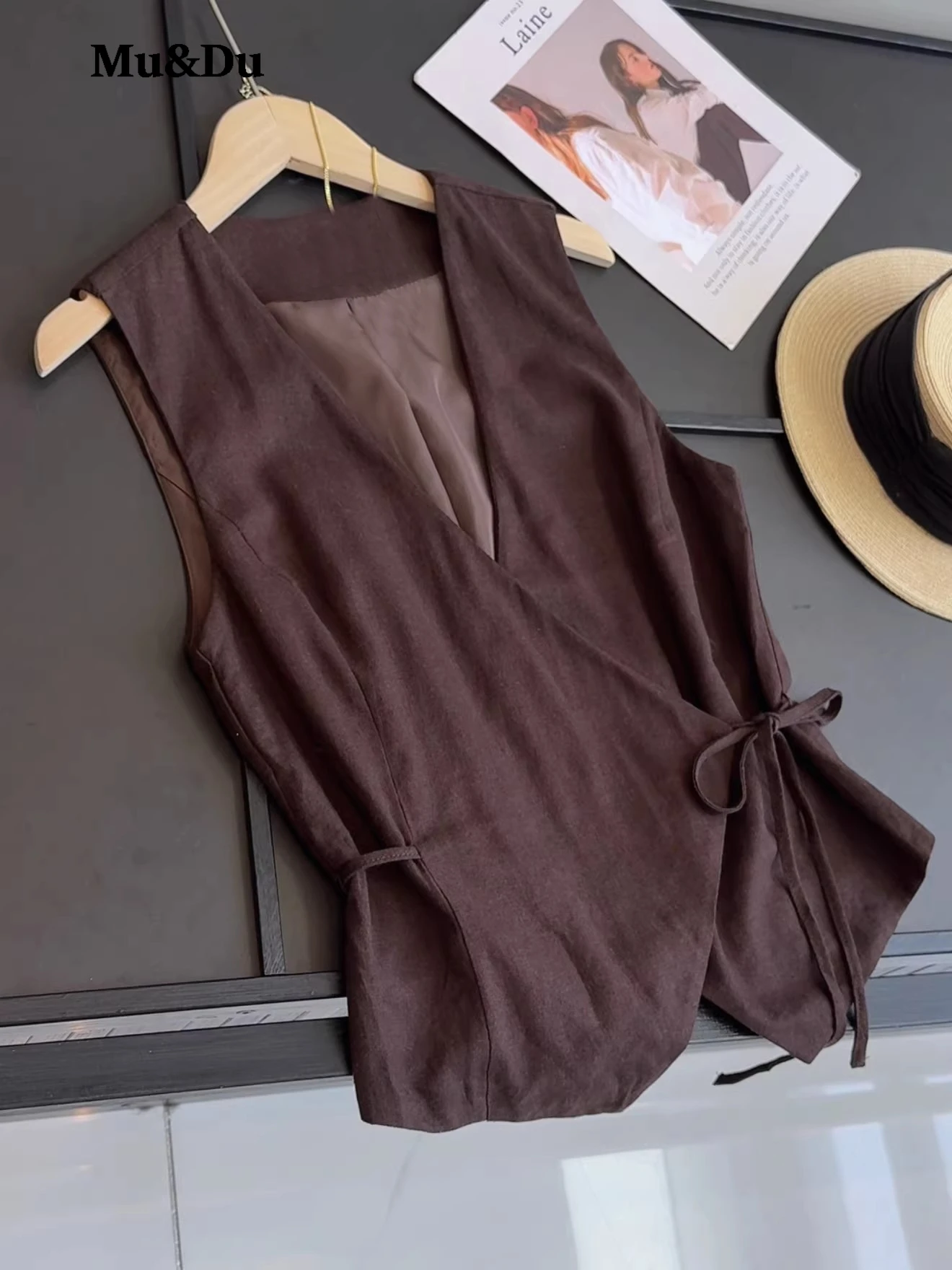 Lightweight Linen-Blend V-Neck Open-Front Vest