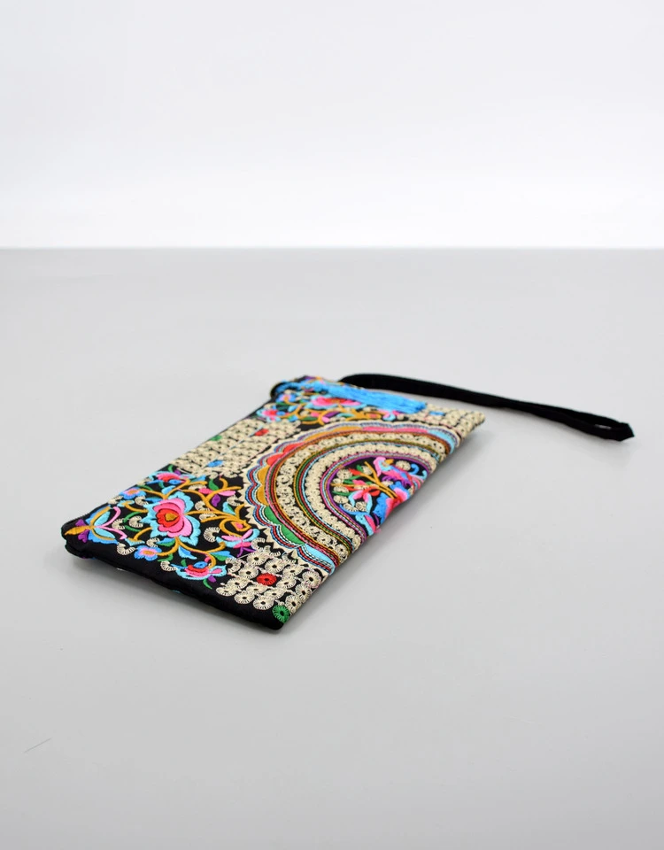 Heritage-Style Embroidered Long Wallet — Image 15