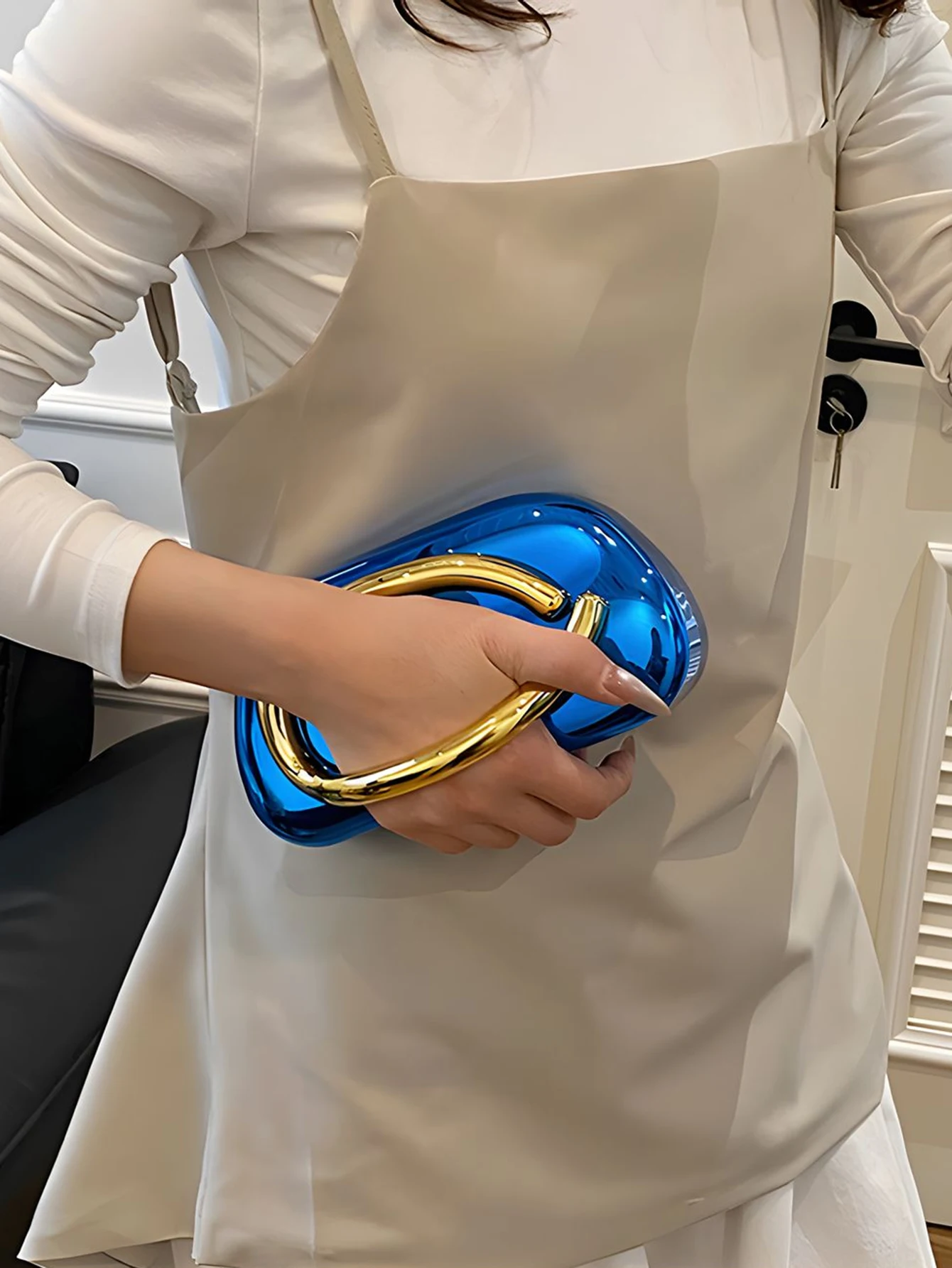 حقيبة كروس شفافة بشكل صندوق