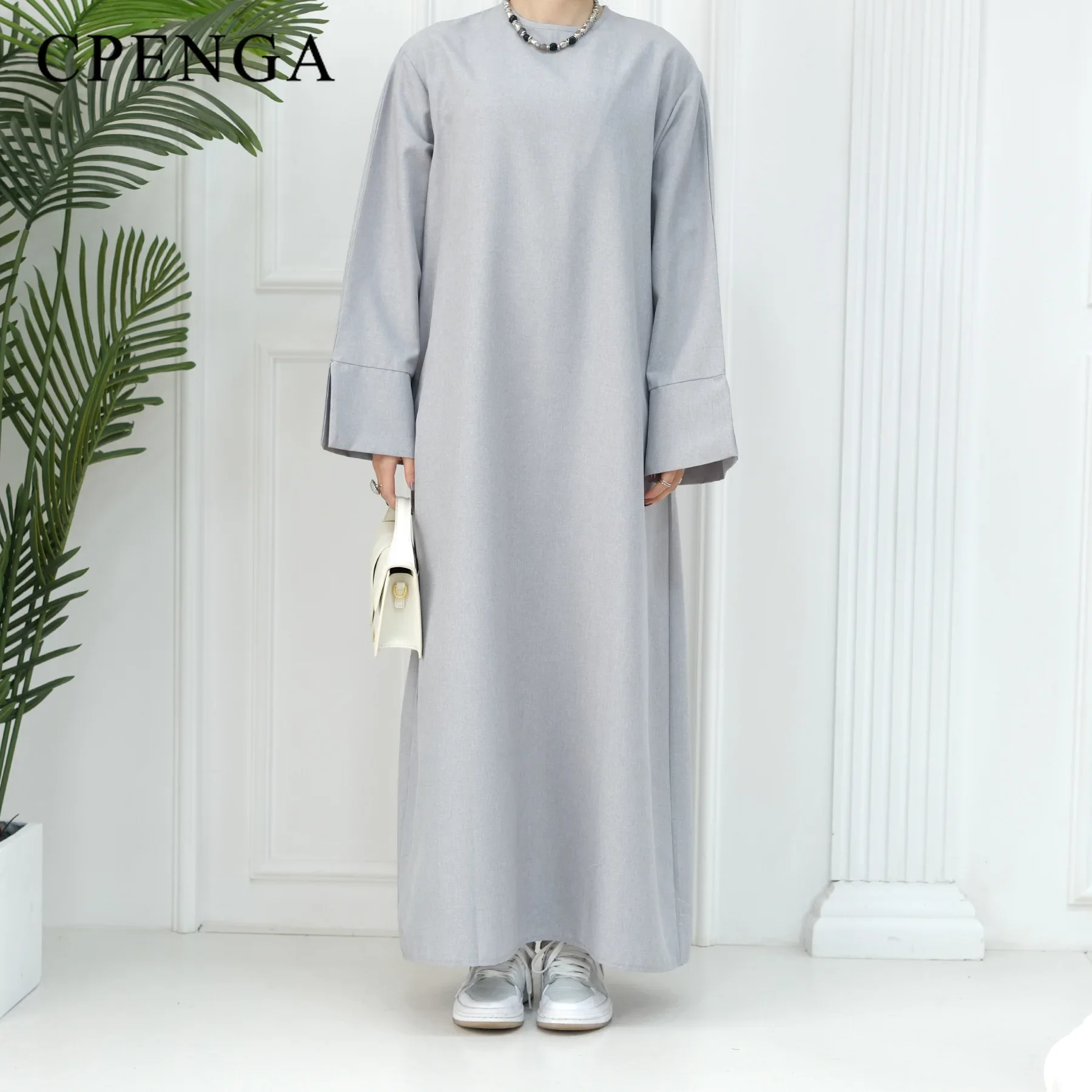 Dubai-Style Abaya for Eid and Ramadan