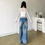 توب قصير غير متماثل بأكمام طويلة وكشكش — صورة 3