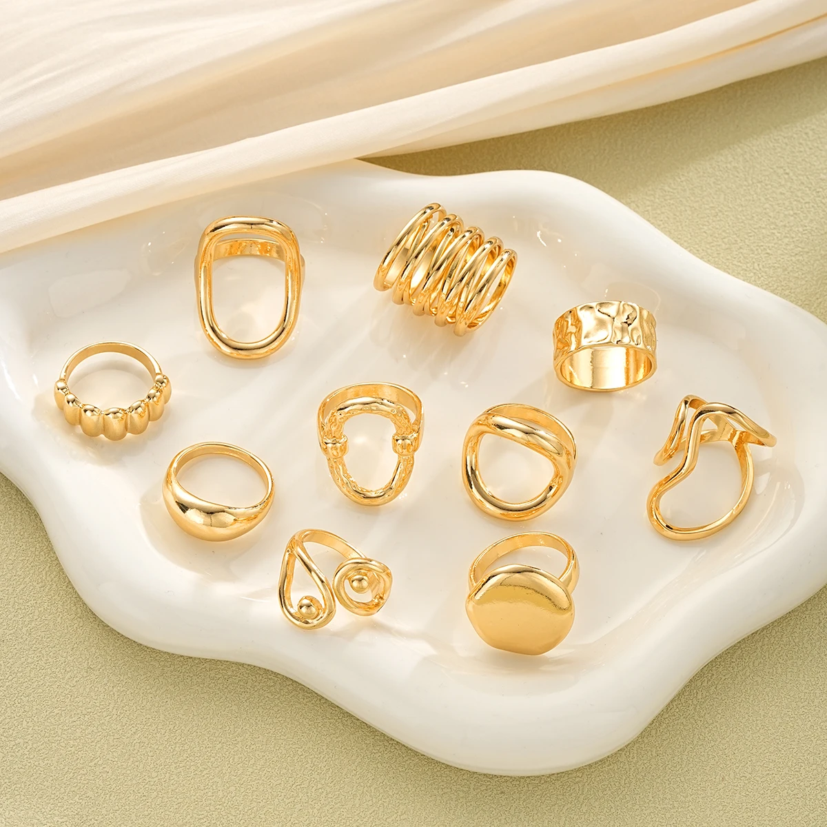Smooth Geometric Ring Set
