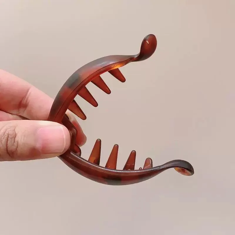 مشابك شعر صغيرة بتصميم بسيط