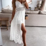 أفرول صيفي بياقة V ودانتيل مفرّغ — صورة 4