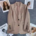 Elegant Long Blazer for a Work Look — Image 6
