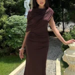 فستان سهرة سادة بأكمام قصيرة — صورة 3