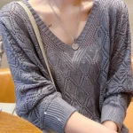 بلوفر كروشيه برقبة V — صورة 6