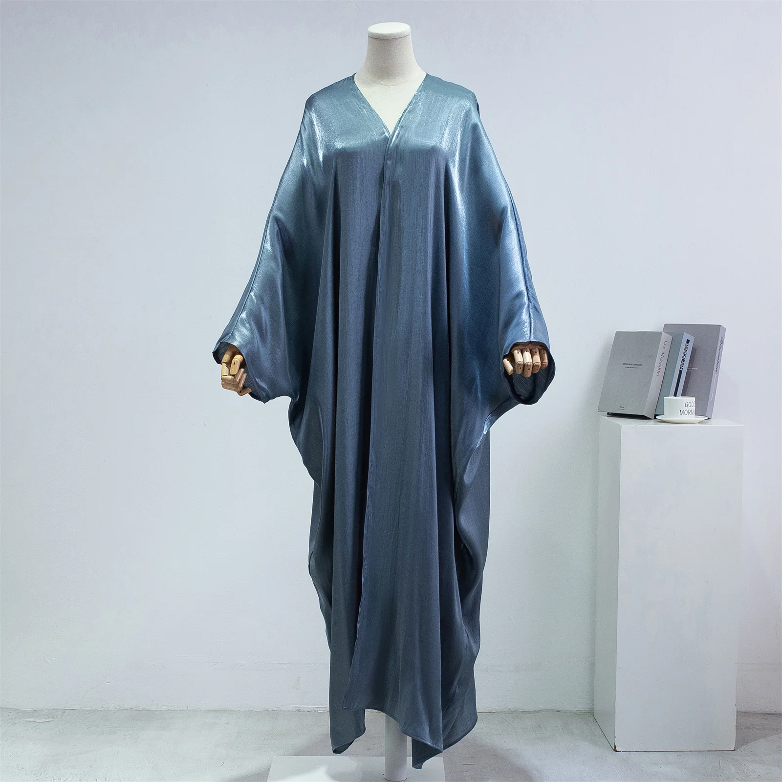 Prayer Kaftan with Ruffled Sleeves