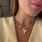 قلادة بسلسلة خرز بلون فضي كلاسيكي — صورة 5