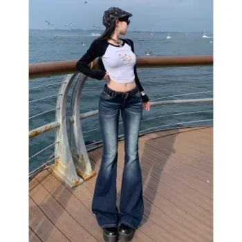 Retro High-Waisted Jeans