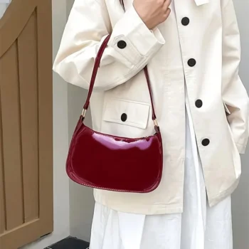 حقيبة بطراز كلاسيكي