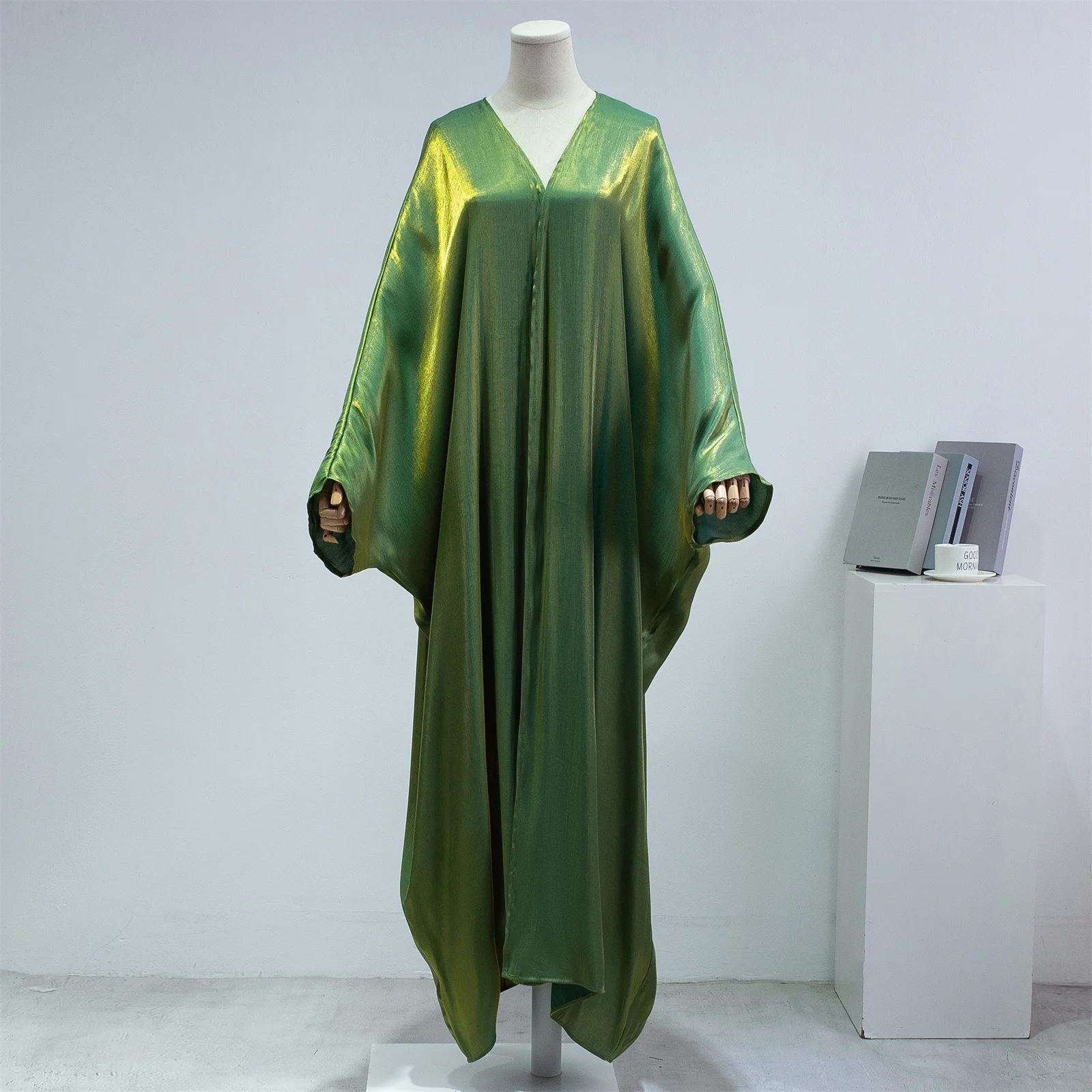 Prayer Kaftan with Ruffled Sleeves