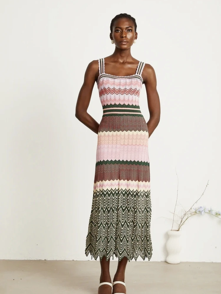 Stretchy Zigzag Pattern Knit Dress