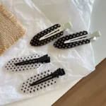 طقم 4 مشابك شعر أكريليك منقّطة — صورة 5