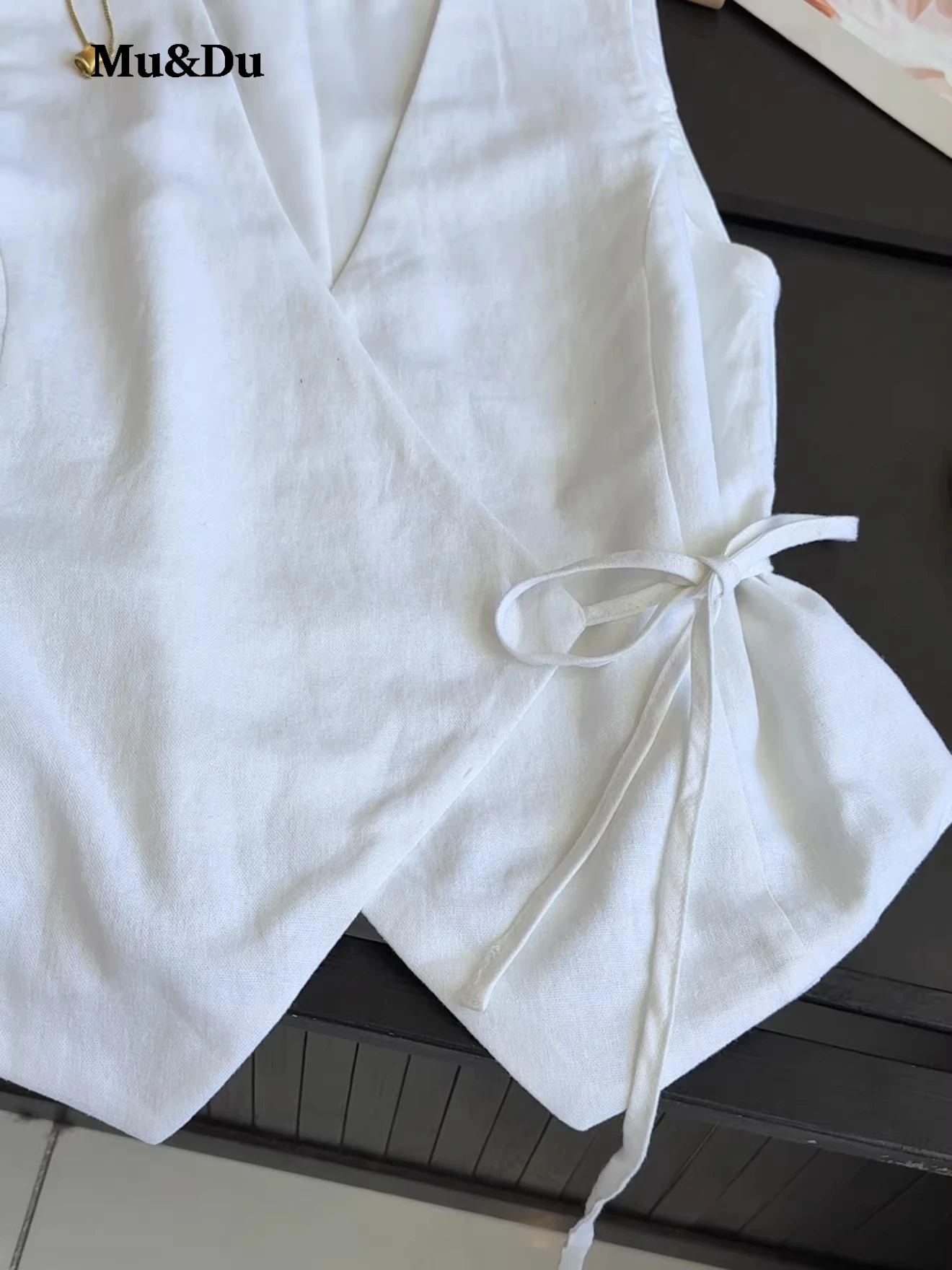 Lightweight Linen-Blend V-Neck Open-Front Vest