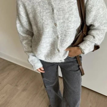 Cardigans & Pullovers