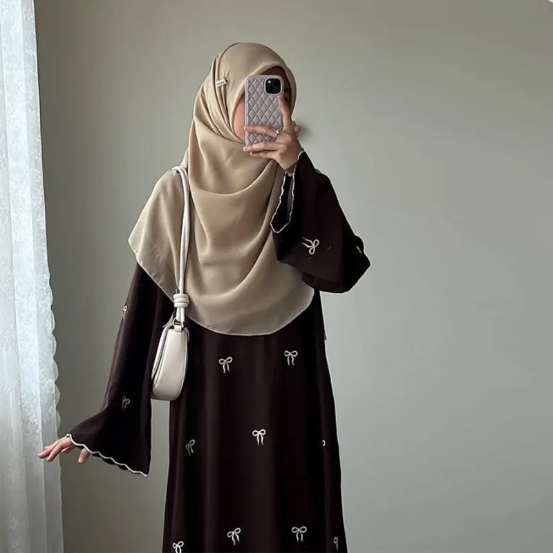 عباية دبي مطرّزة بفراشات — صورة 15