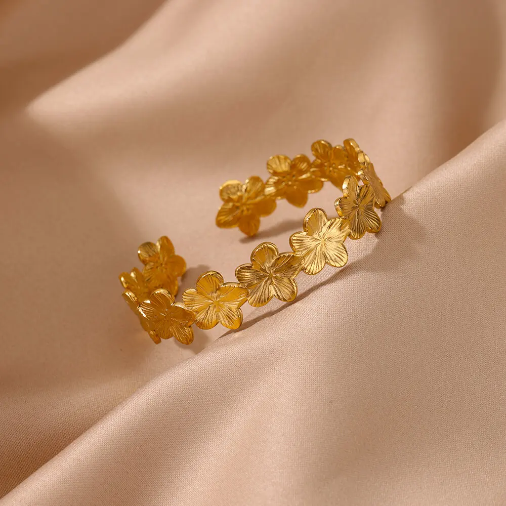 Stainless Steel Bracelet with Classic Floral Pattern