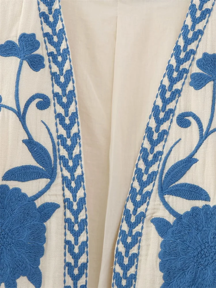Cropped Open-Front V-Neck Vest with Floral Embroidery