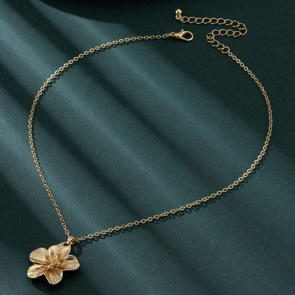 Metal Necklace with 3D Flowers