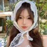 White Lace Triangle Headband — Image 3