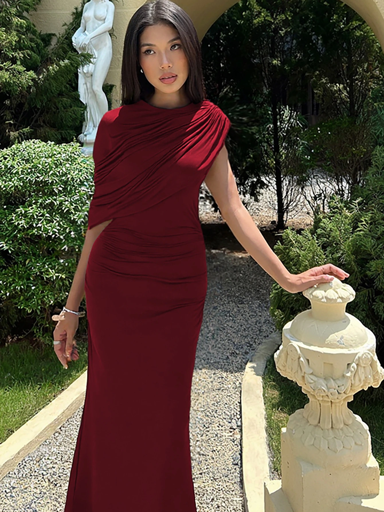فستان سهرة سادة بأكمام قصيرة