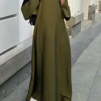 جلابية طويلة بقصّة واسعة