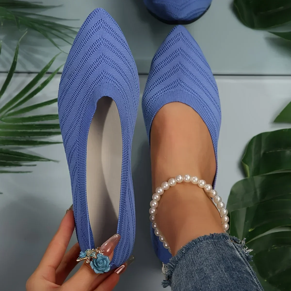 Solid Knitted Pointed-Toe Flats