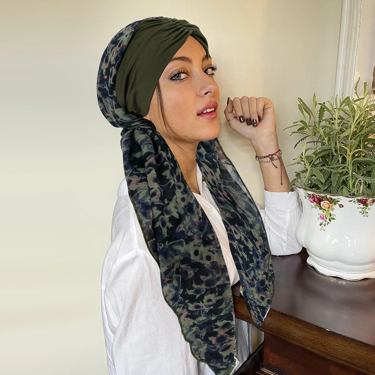 عمامة جاهزة بنقشة زهور