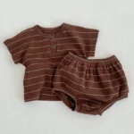 طقم رضّع بتيشيرت مخطط وشورت — صورة 3