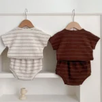 طقم رضّع بتيشيرت مخطط وشورت — صورة 5