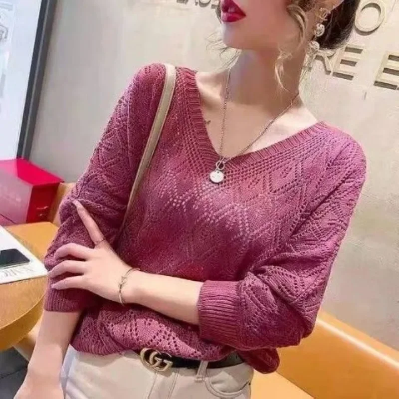 بلوفر كروشيه برقبة V — صورة 11