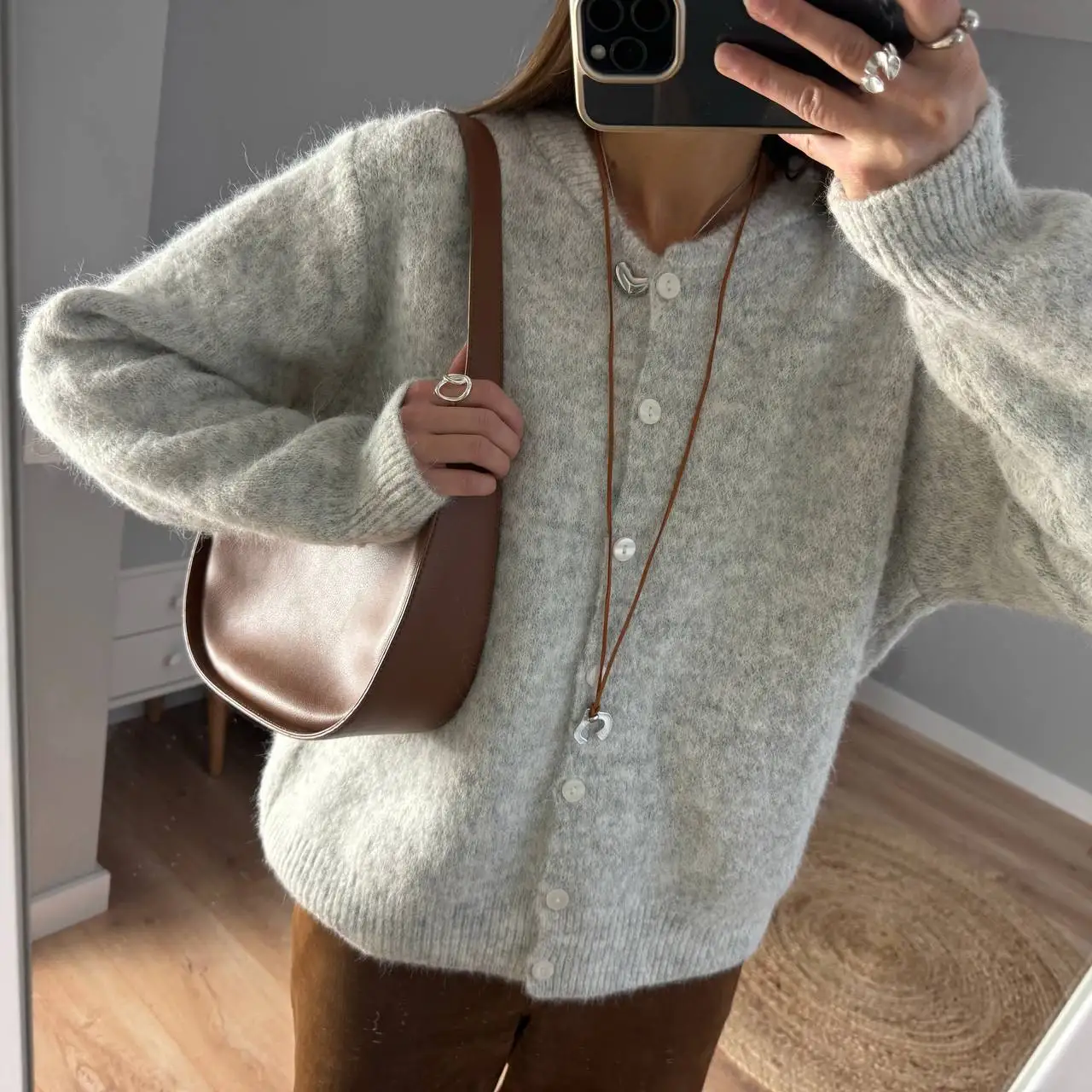 بلوفر نسائي أنيق بأكمام طويلة — صورة تفصيلية 8