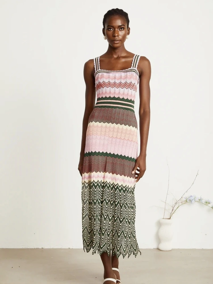 Stretchy Zigzag Pattern Knit Dress
