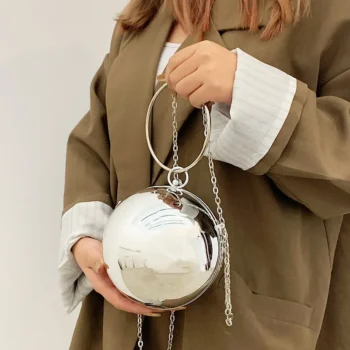 حقيبة دائرية