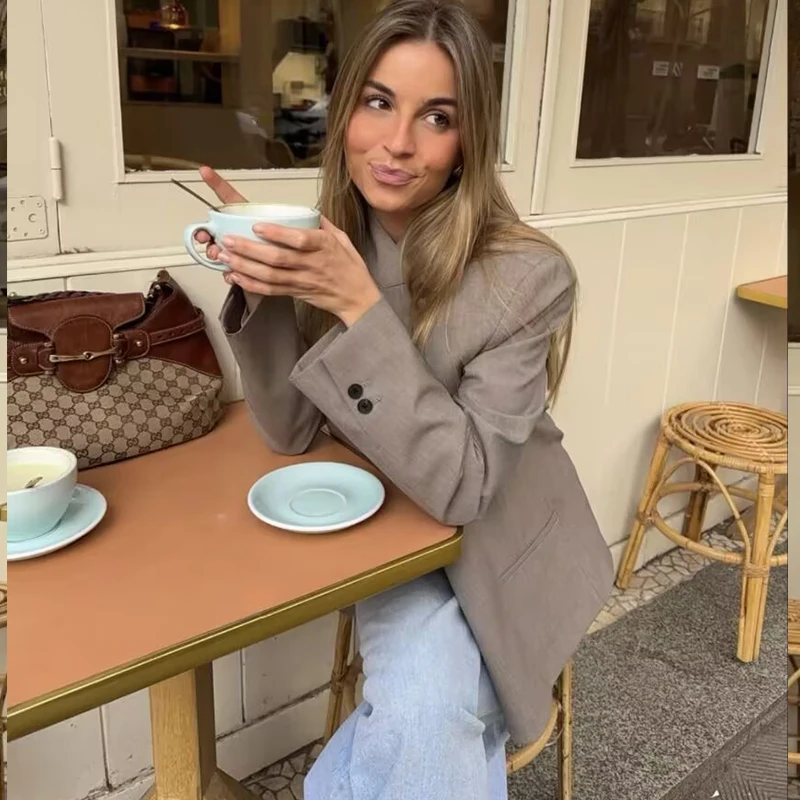 Women's Modern-Cut Autumn Blazer